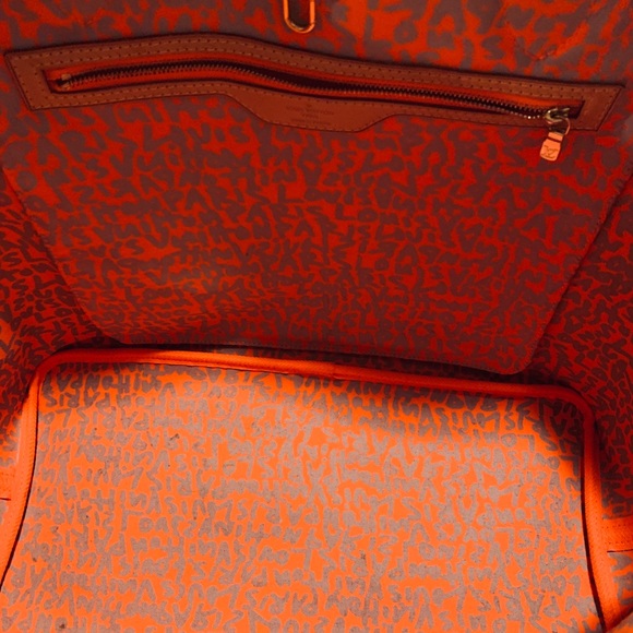 EUC❤️Louis Vuitton Orange Graffiti NF Gm - Picture 4 of 16